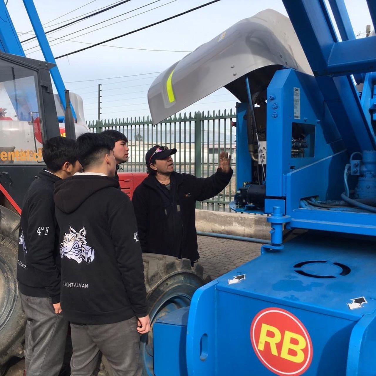 69464411_1398988240277115_6539424270387249152_o (2)